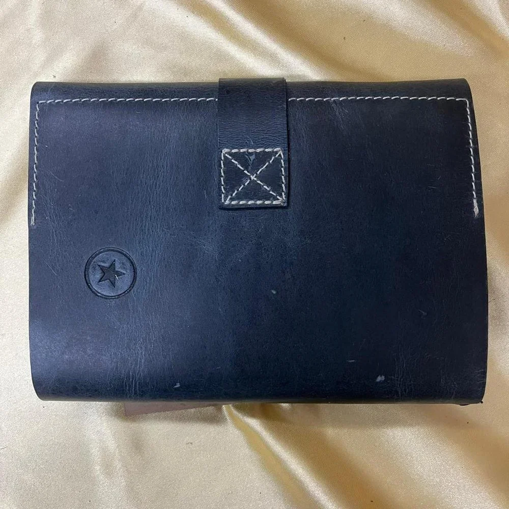NWT Aaron Leather Goods 1pc bag